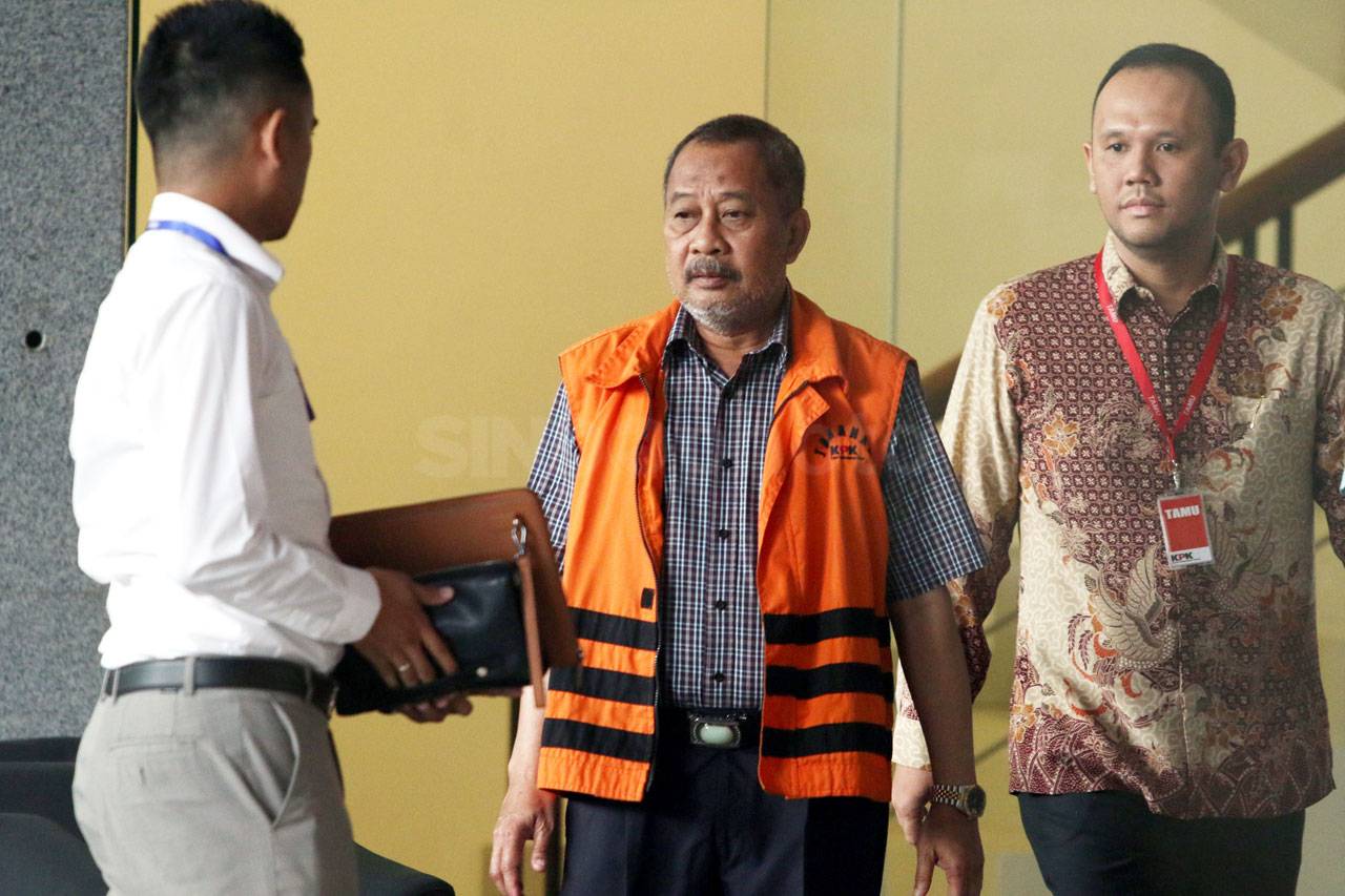 KPK Lanjutkan Pemeriksaan...
