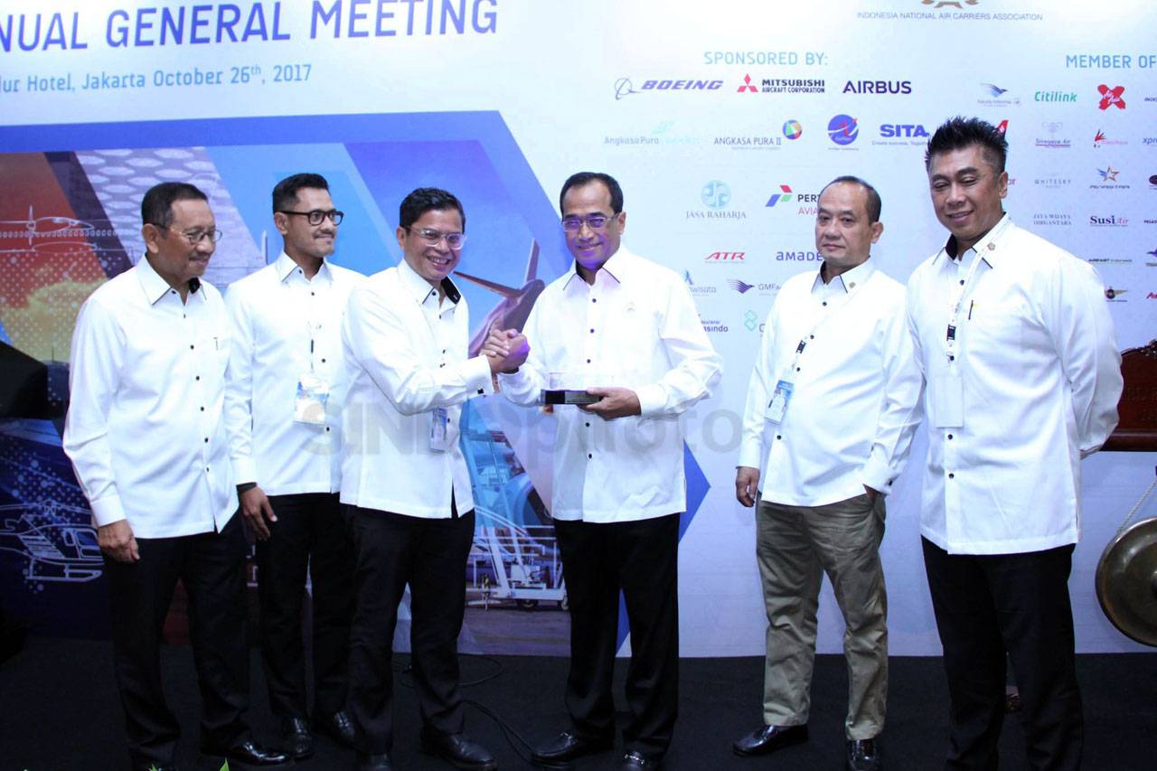 Menhub Buka Rapat Umum...