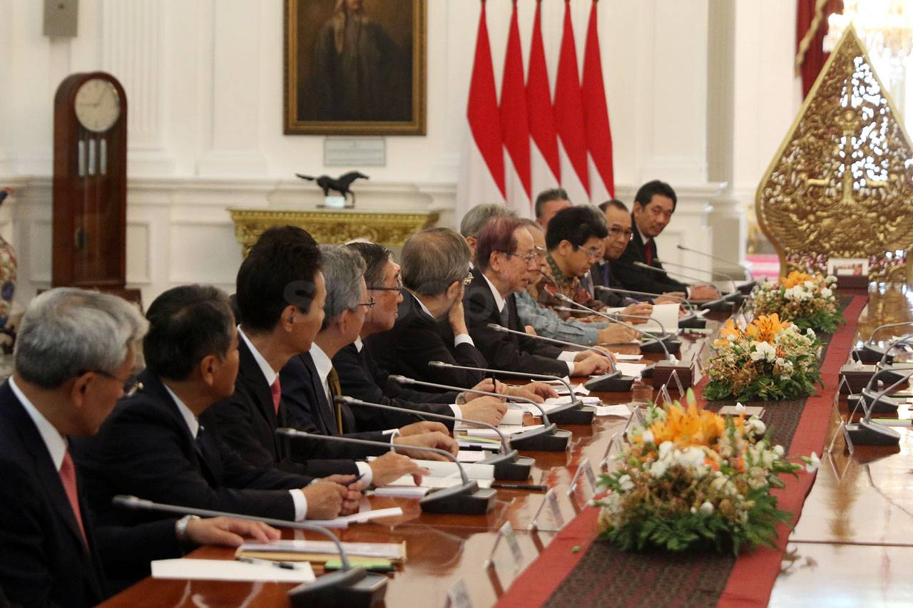 Presiden Jokowi Terima...