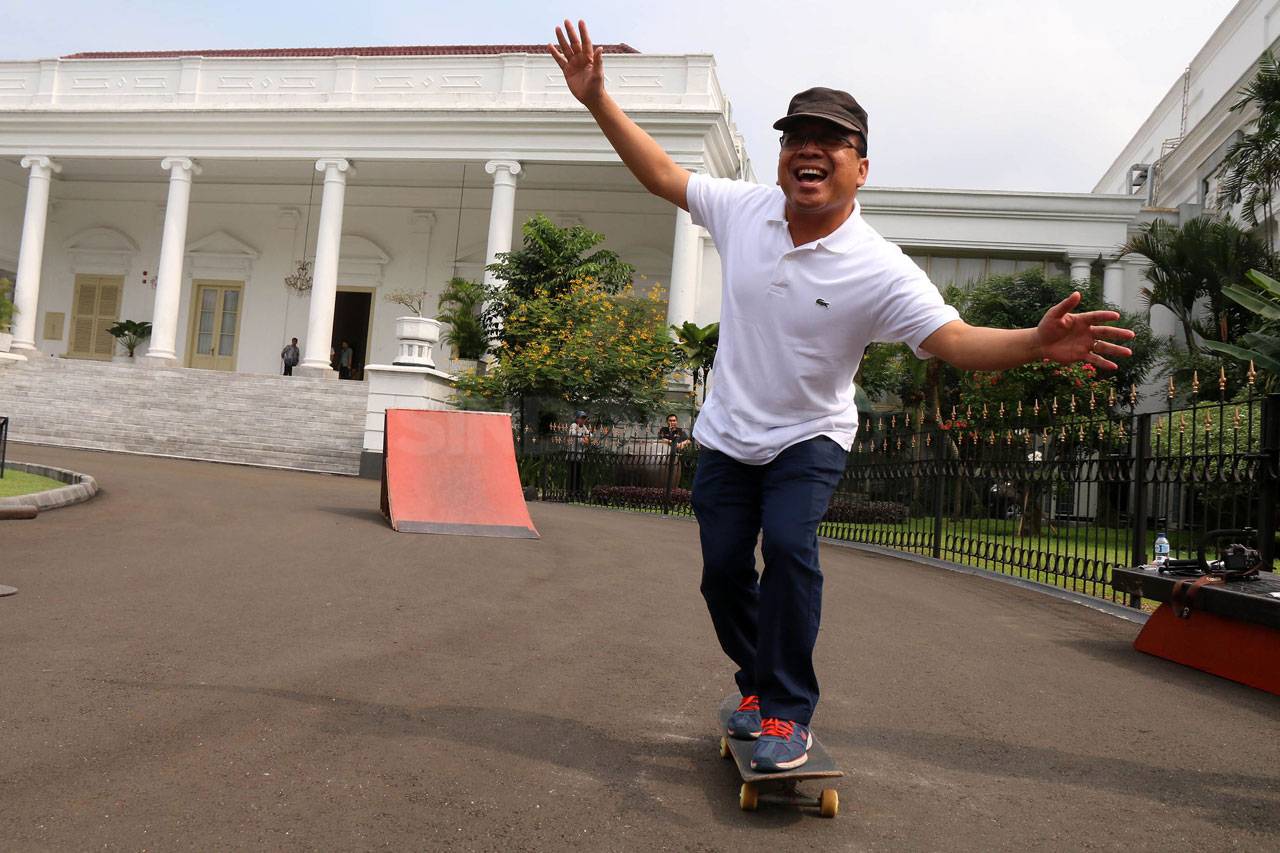 Presiden Jokowi Hadiri...