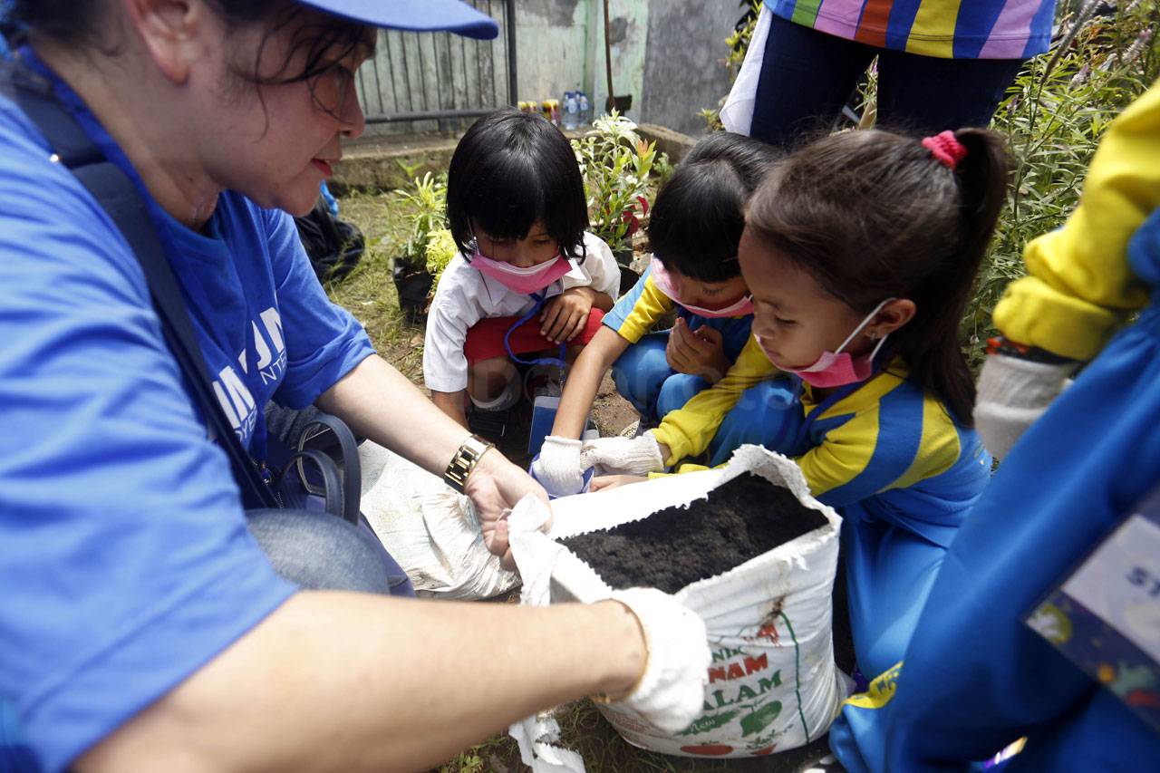 Program Love and Care,...