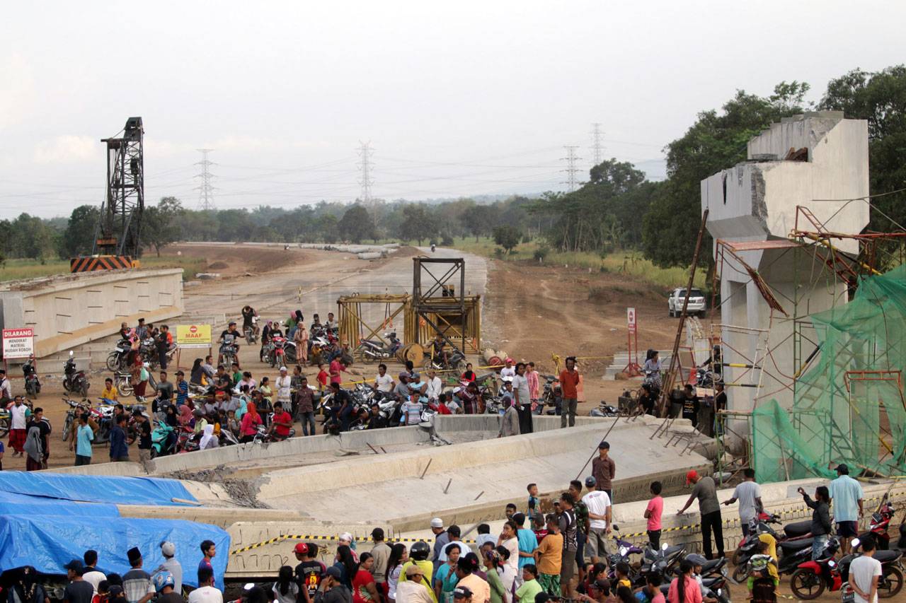 Konstruksi Jalan Tol...