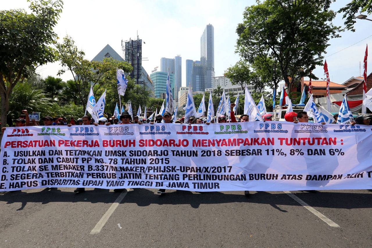 Ribuan Buruh dan Sopir...