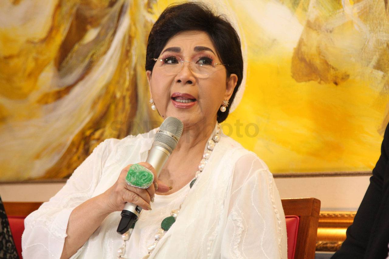 Titiek Puspa Rayakan...