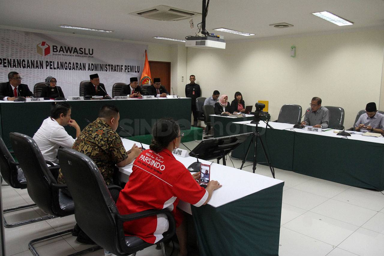 Bawaslu Lanjutkan Sidang...