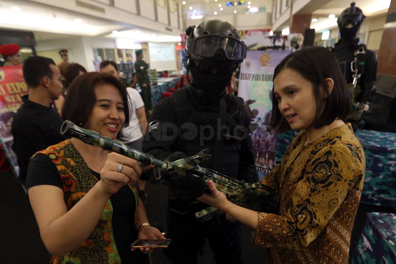 Antusias Warga Hadiri...