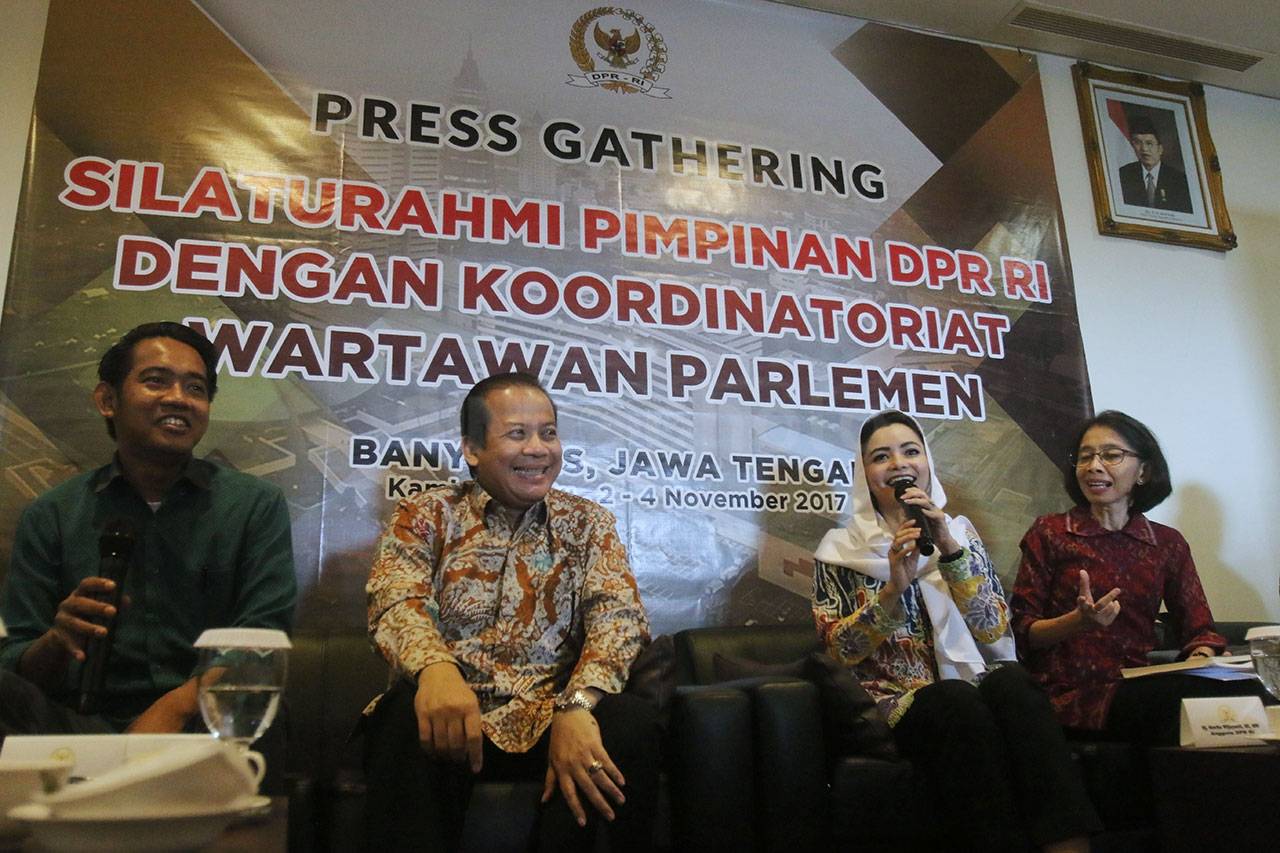 Diskusi Pendidikan Politik...