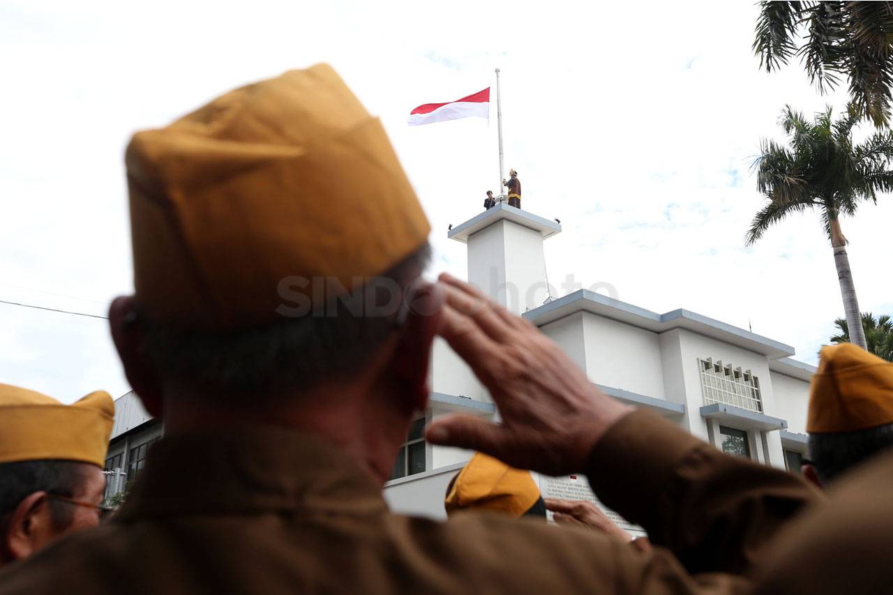 Wali Kota Risma Ikuti...