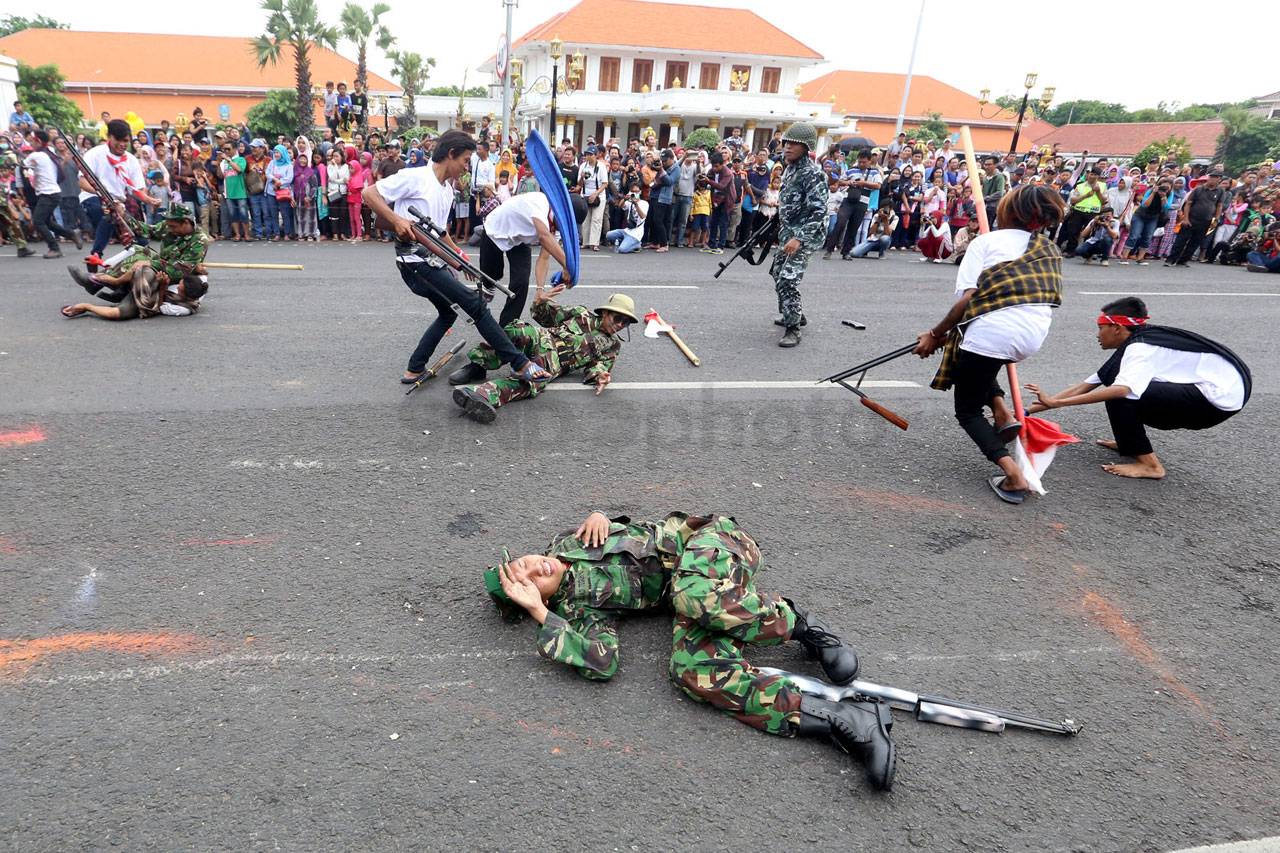 Wali Kota Risma Ikuti...