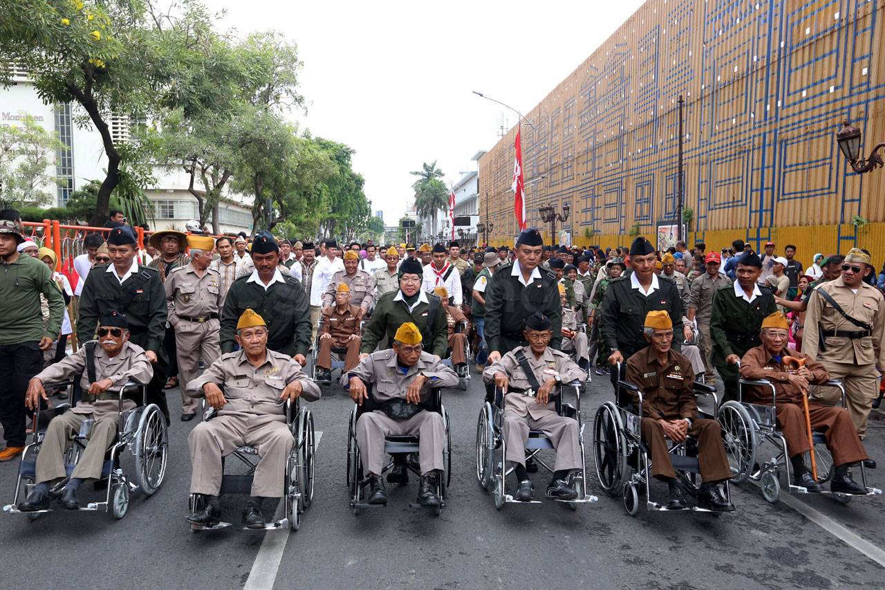 Wali Kota Risma Ikuti...