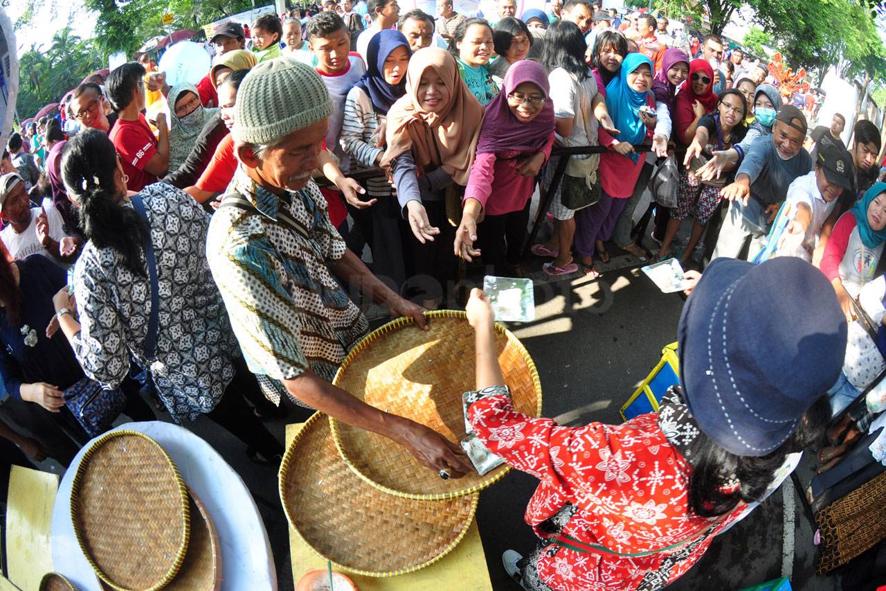 Suka Cita Berbagi Puthu...