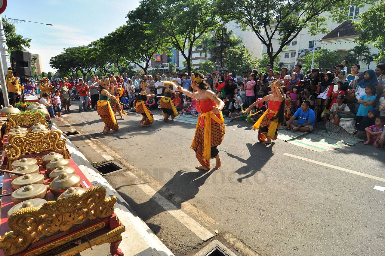 Peringati Hari Wayang...