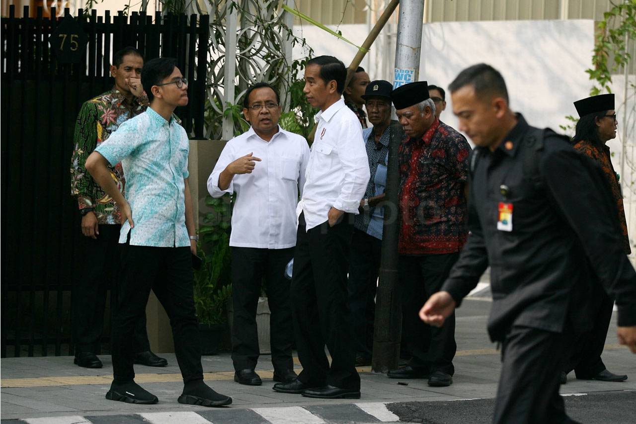 Jokowi Pantau Geladi...