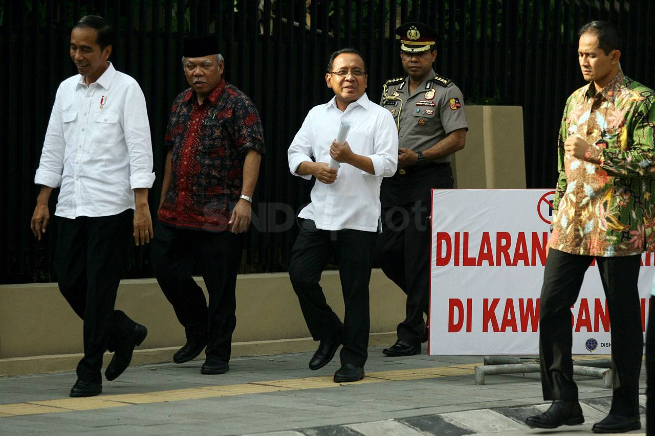 Jokowi Pantau Geladi...