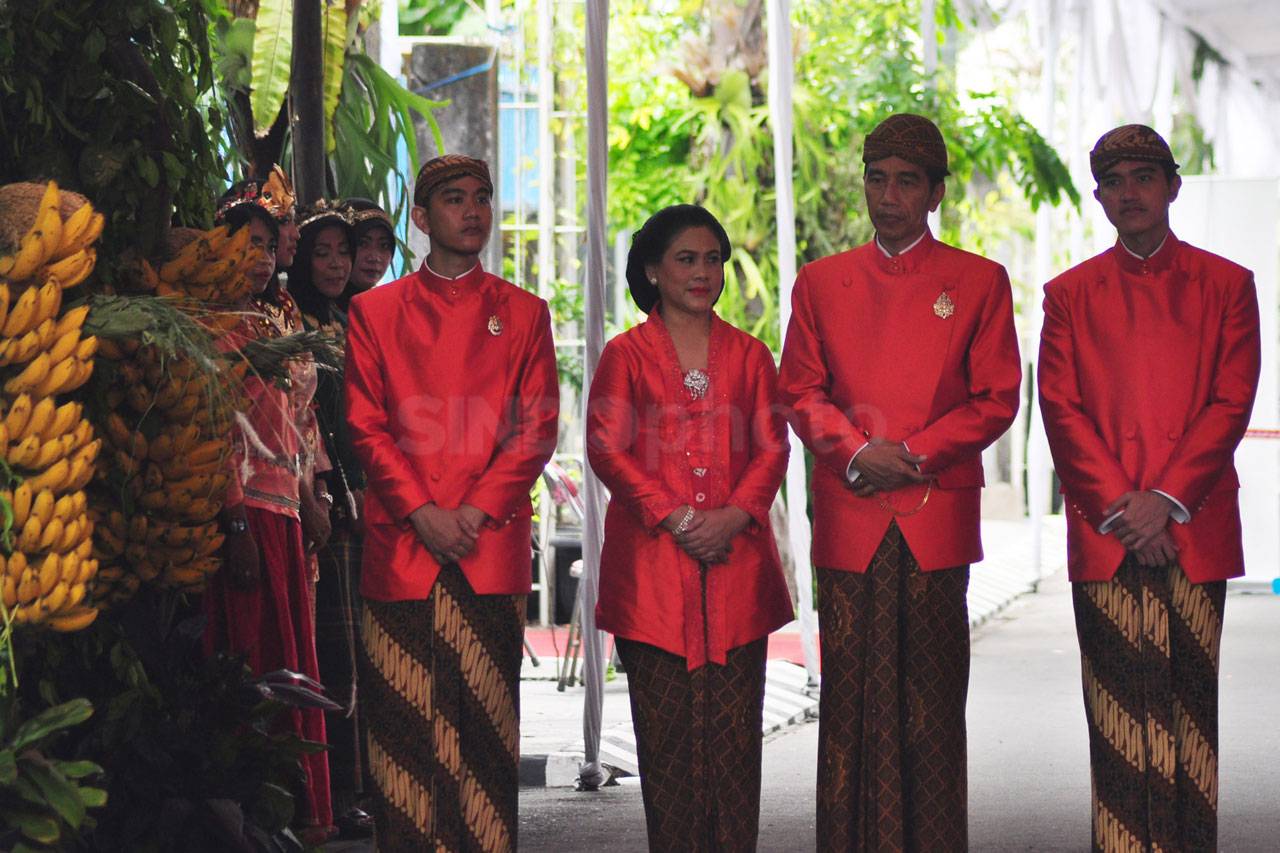 Menaiki Tangga, Presiden...