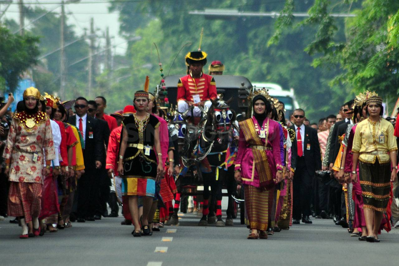 Kirab Kereta Kencana...