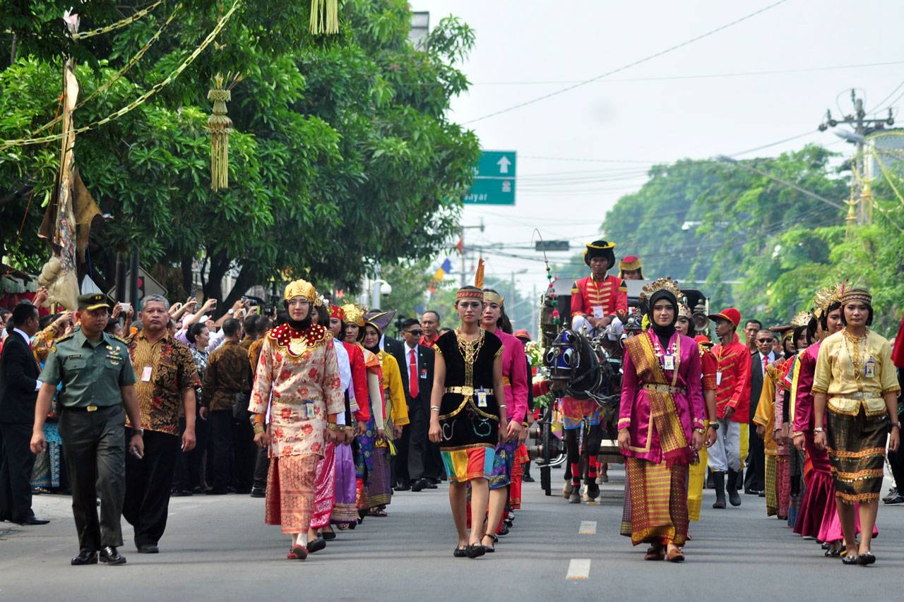 Kirab Kereta Kencana...