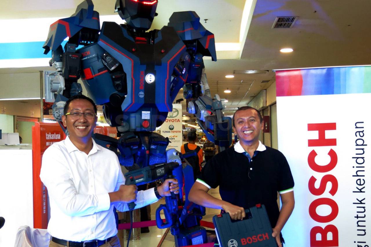 Robot Bosch Dipamerkan...