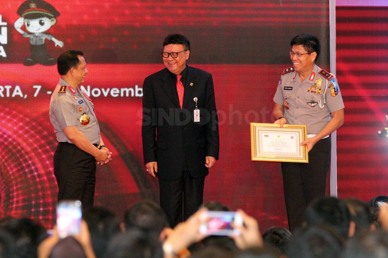 Polri Resmikan Samsat...