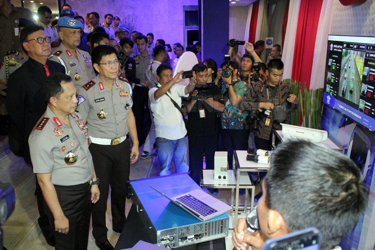 Polri Resmikan Samsat...