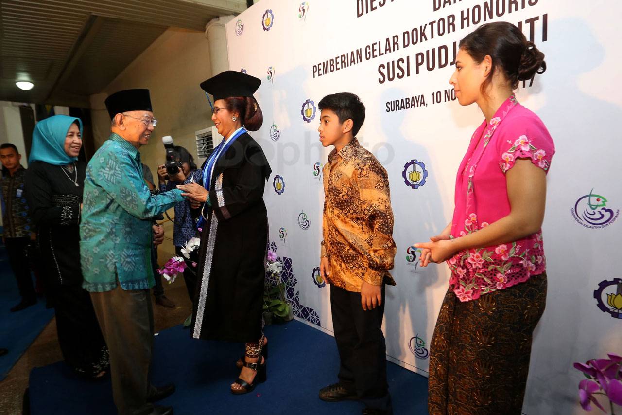 Menteri Susi Pudjiastuti...