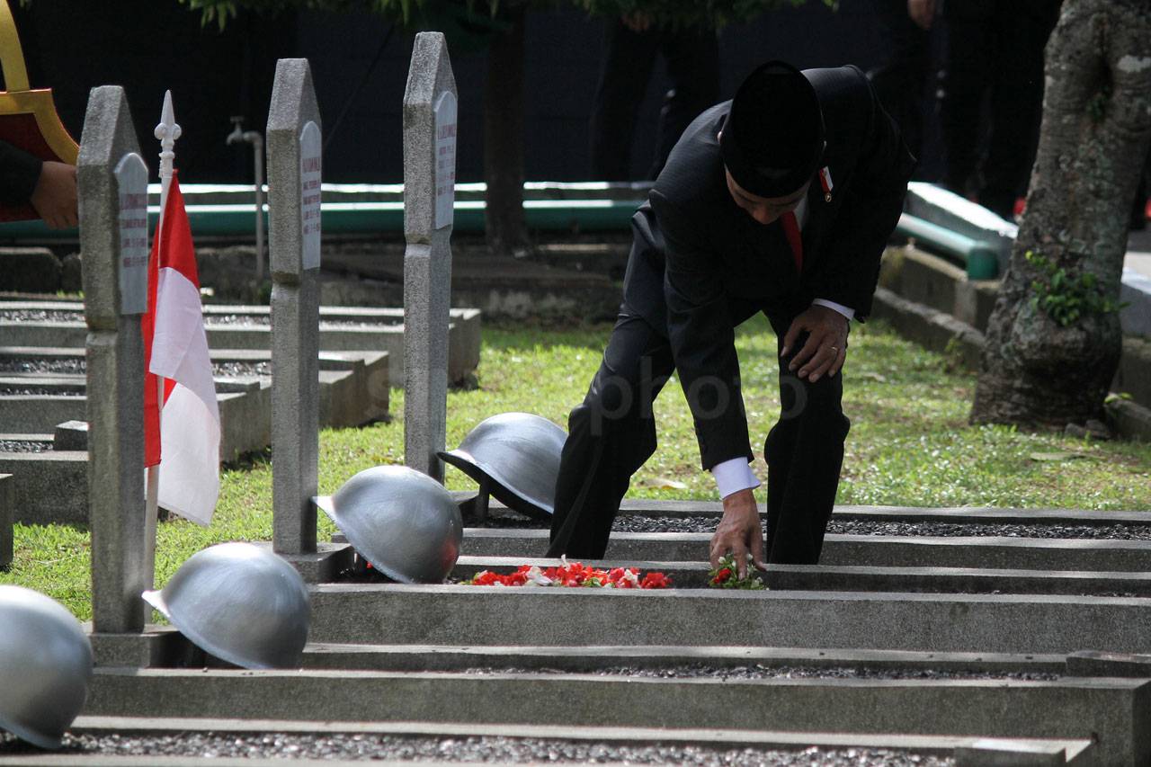 Presiden Jokowi Pimpin...