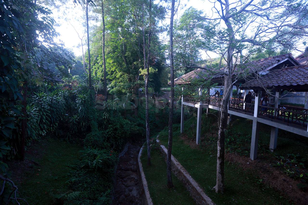 Sensasi Menginap di...