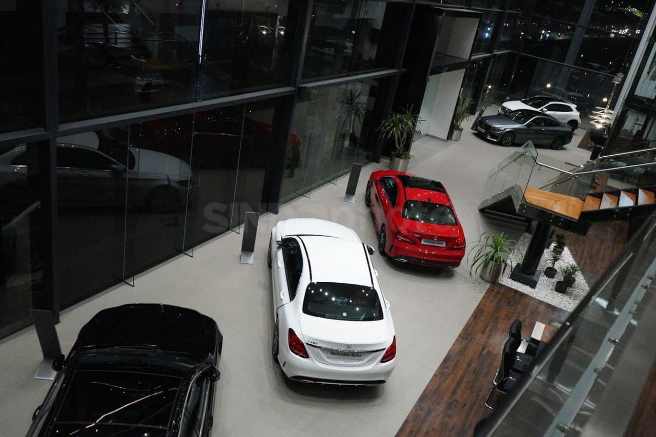 Mercedes-Benz Indonesia...