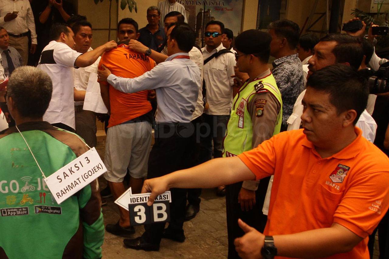 Polisi Gelar Prarekonstruksi...