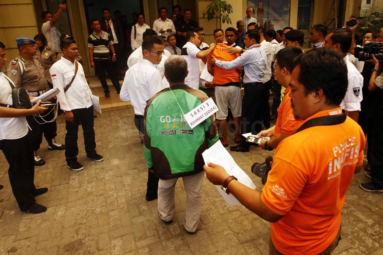 Polisi Gelar Prarekonstruksi...