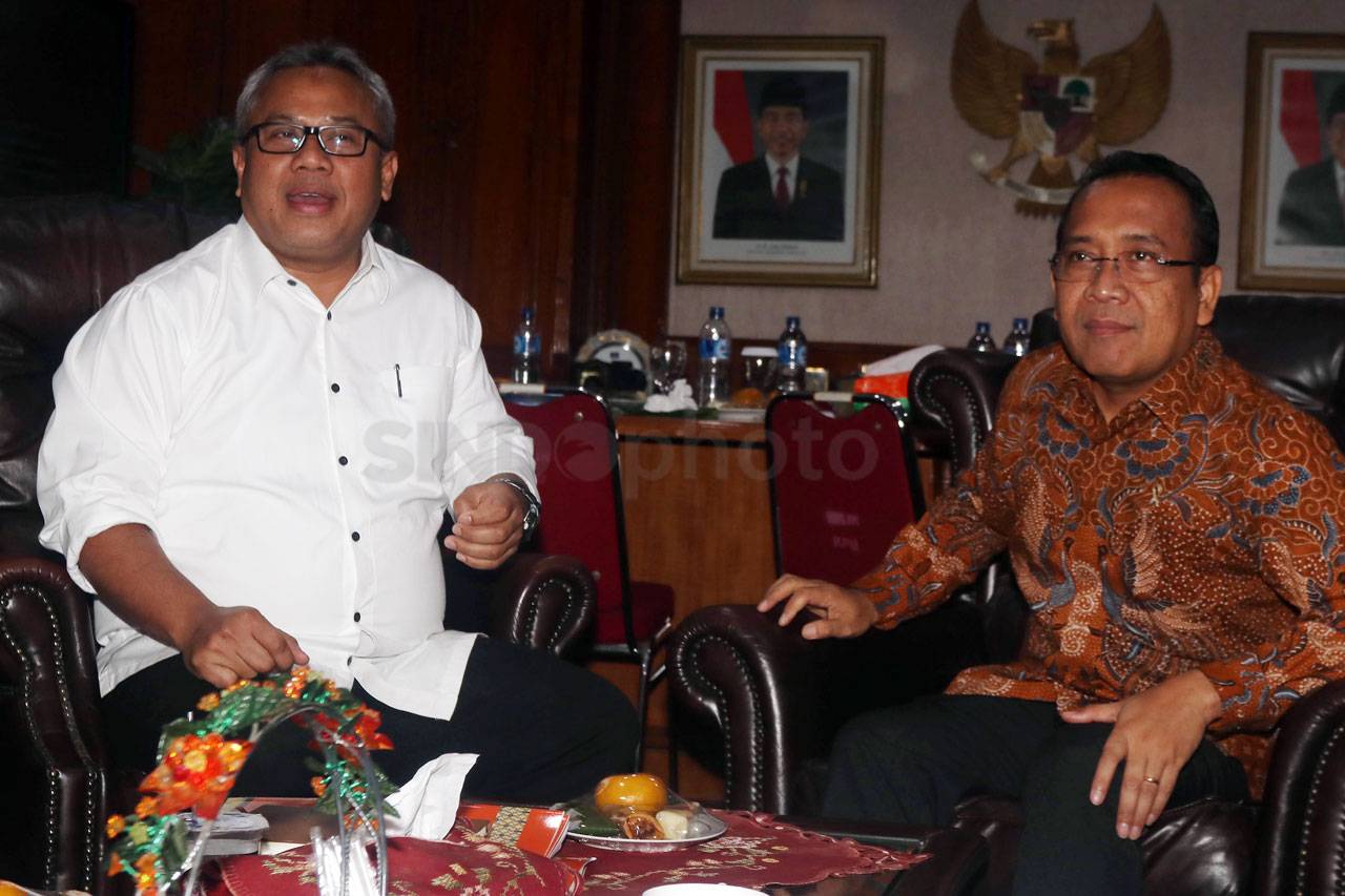 Mensesneg Sambangi KPU...
