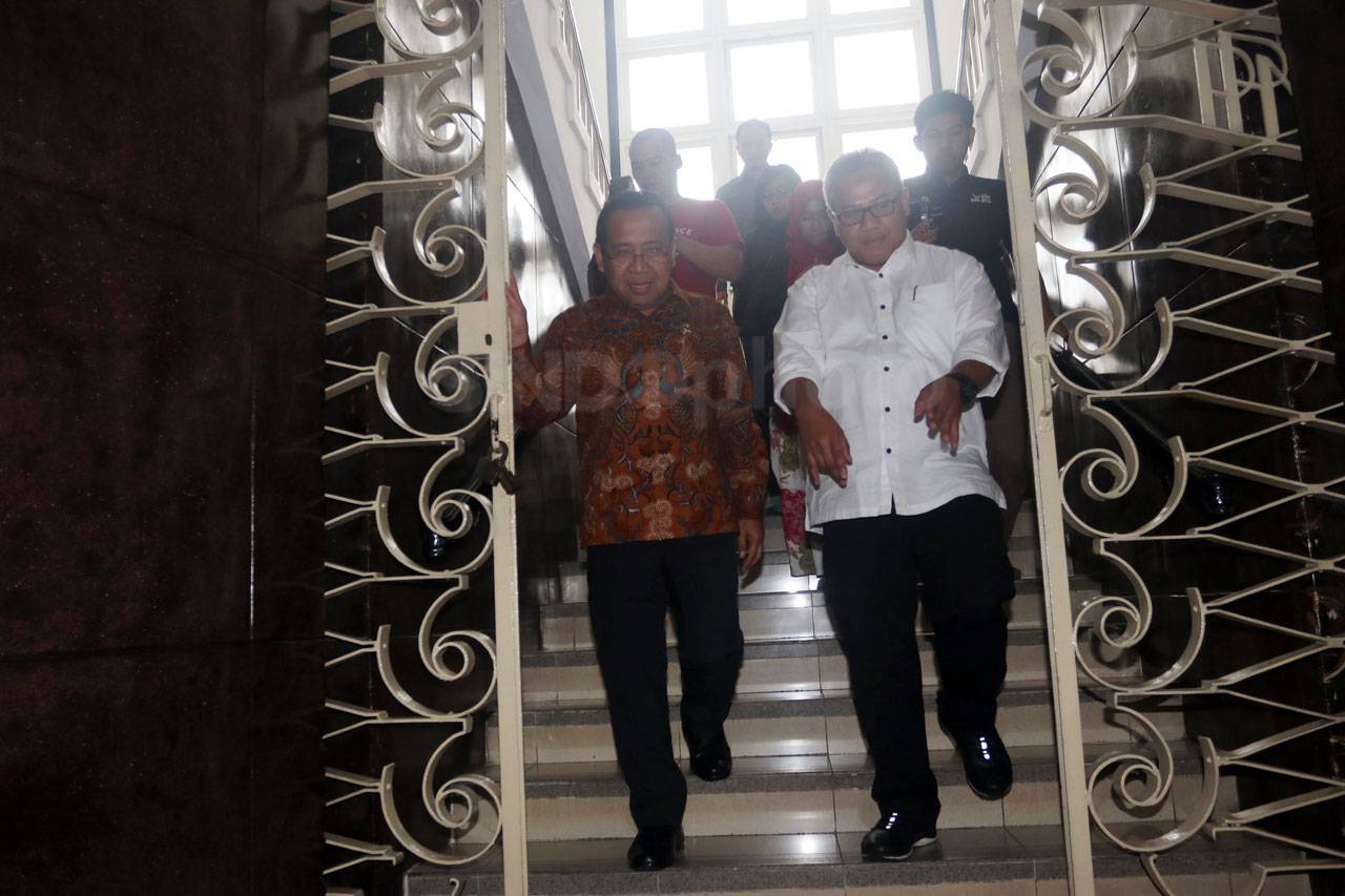 Mensesneg Sambangi KPU...