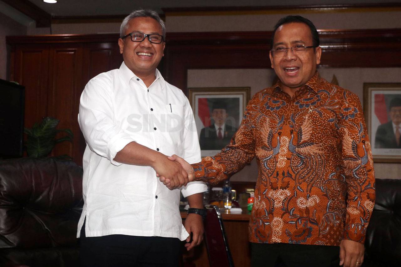 Mensesneg Sambangi KPU...