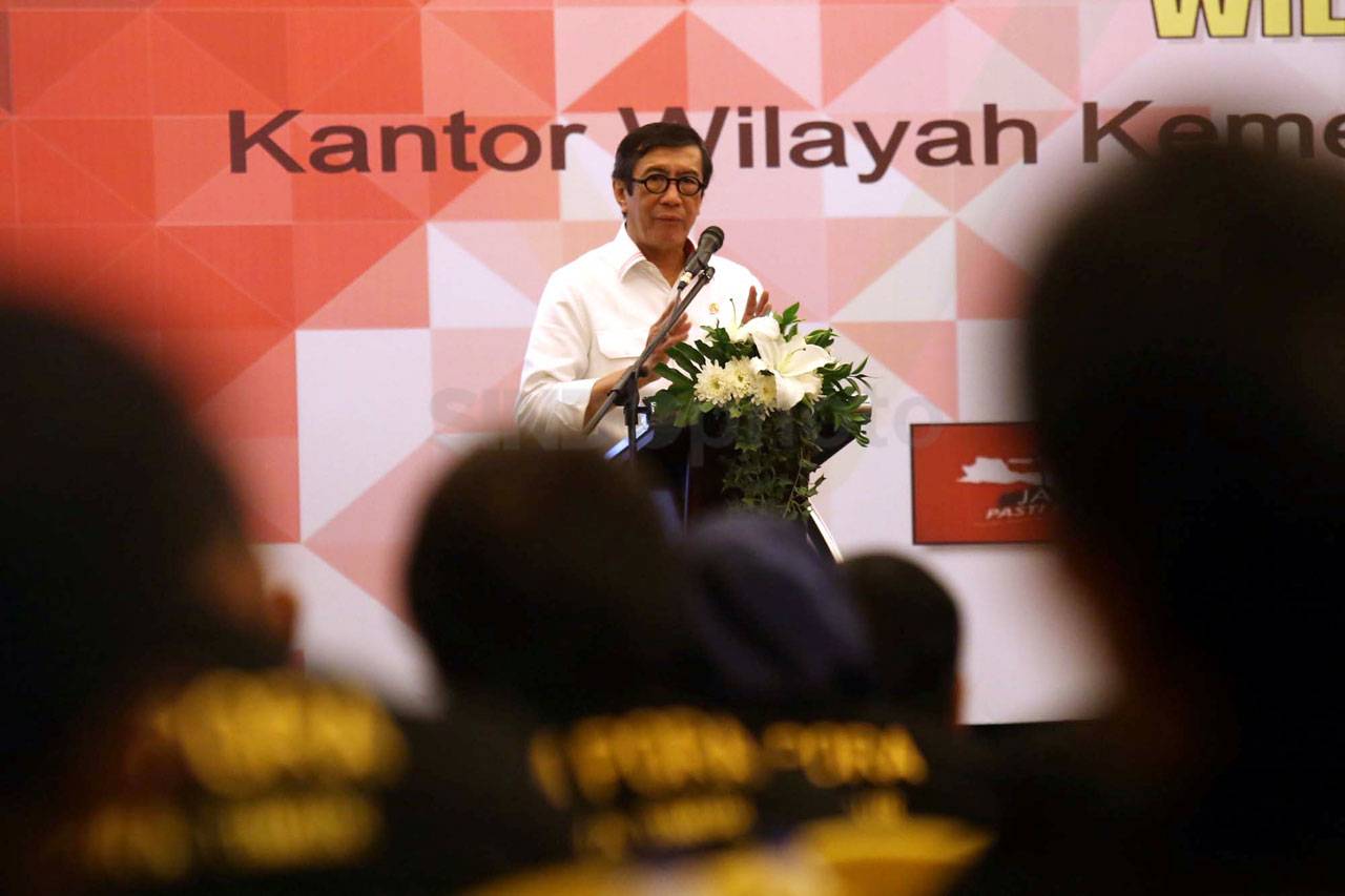 Menkumham Lantik 300...