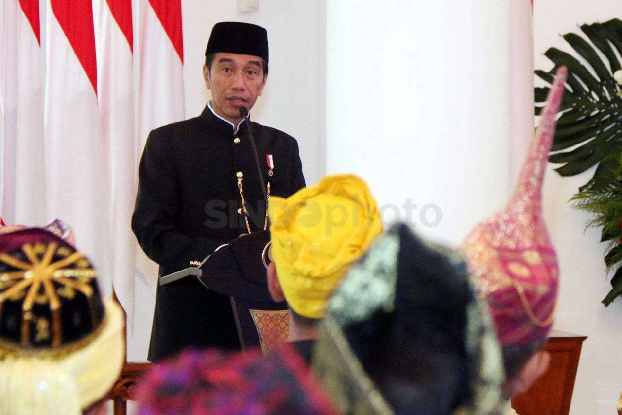 Presiden Jokowi Terima...