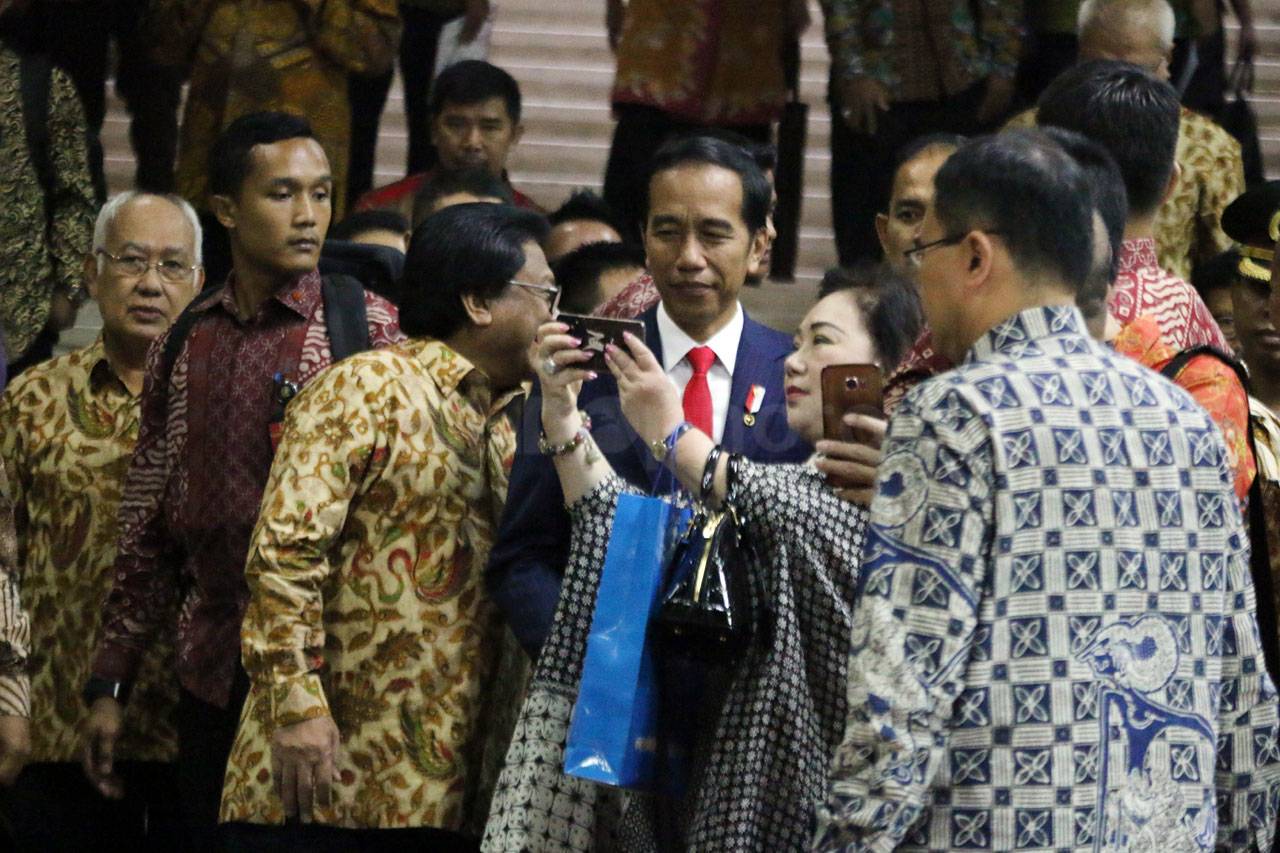 Presiden Jokowi Hadiri...