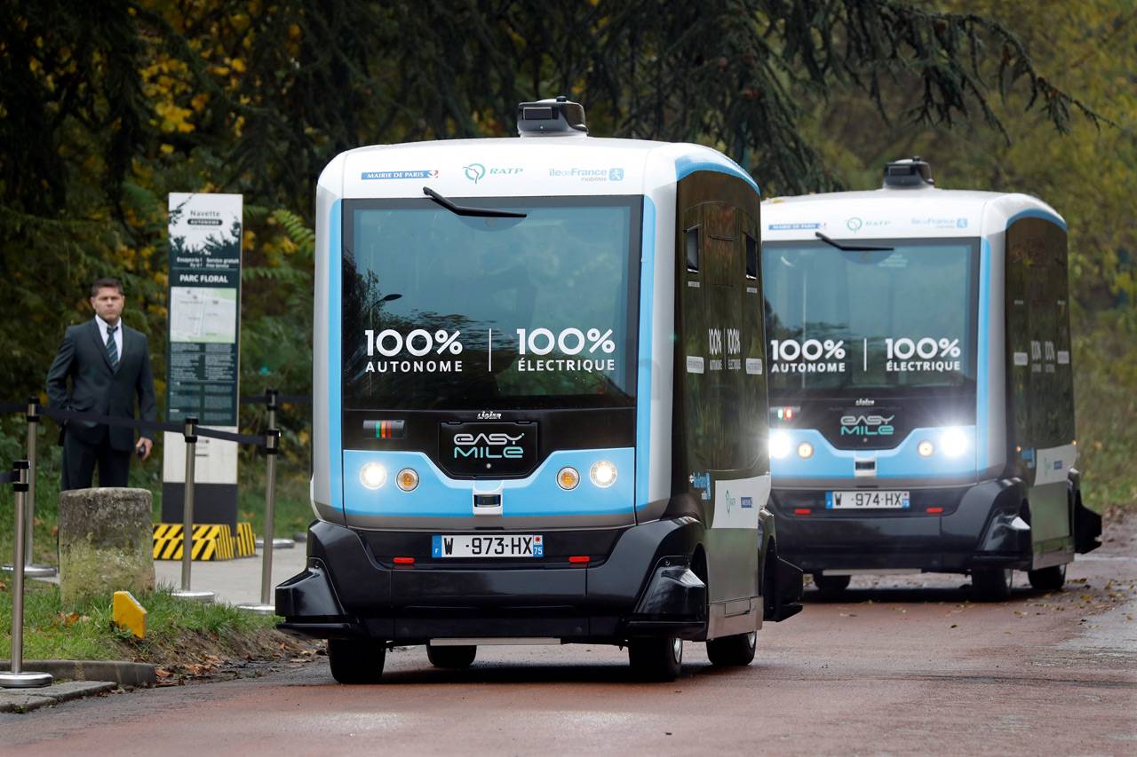 Bus Tanpa Sopir Resmi...