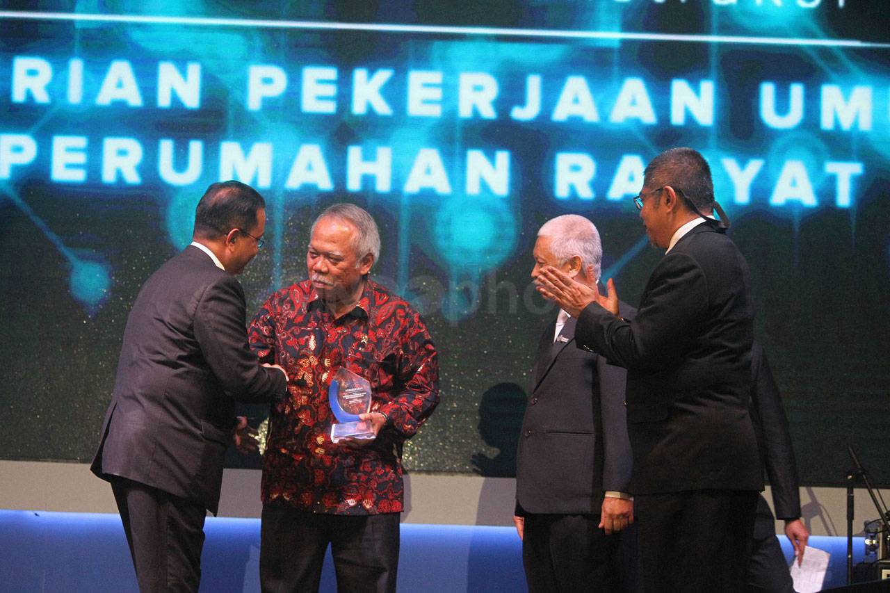 Inkindo Berikan Penghargaan...