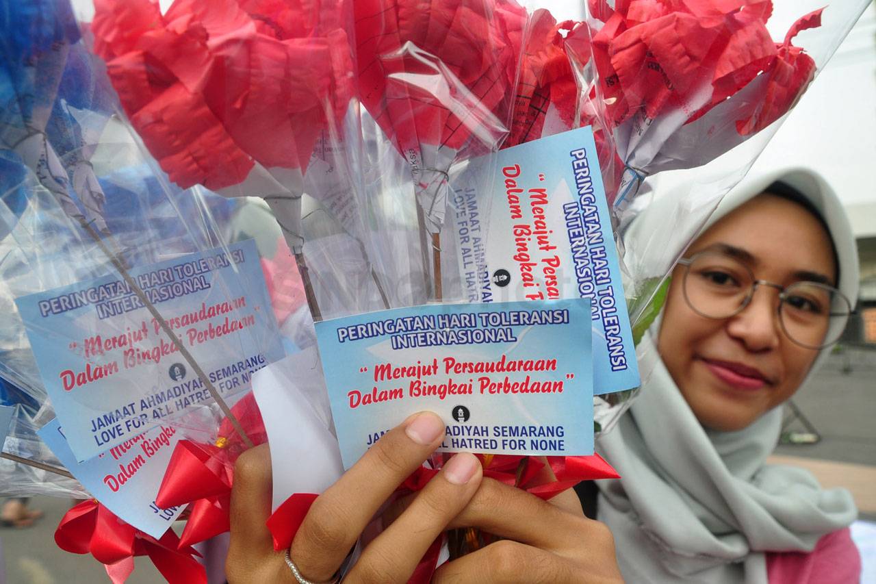 Tarian Adat Ramaikan...