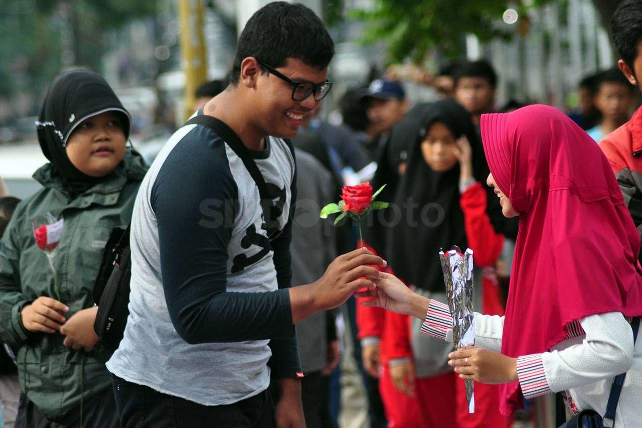 Tarian Adat Ramaikan...