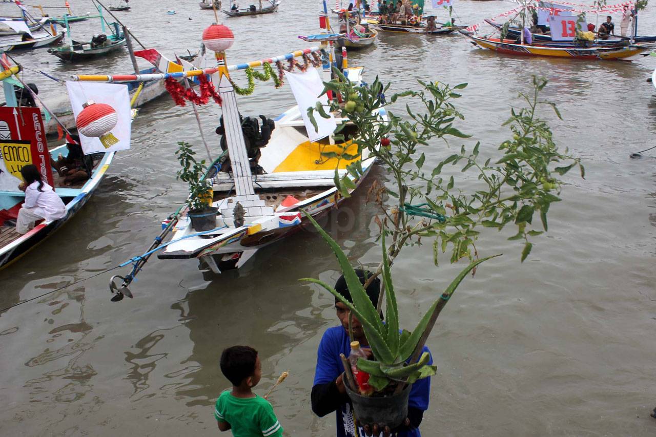 Kemeriahan Parade Perahu...