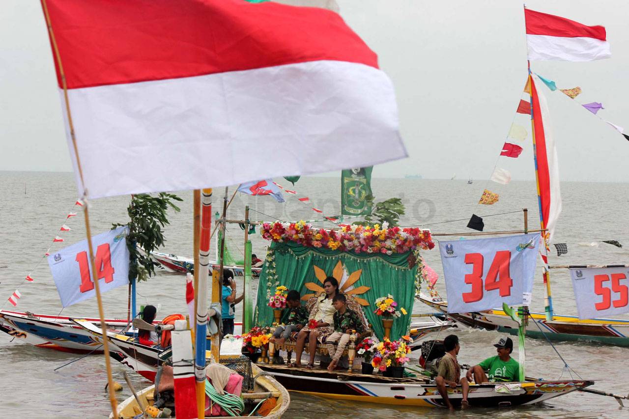 Kemeriahan Parade Perahu...