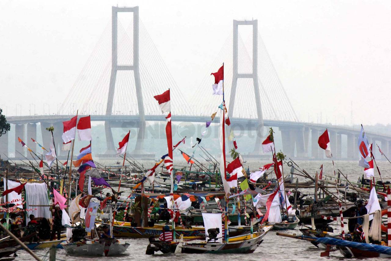 Kemeriahan Parade Perahu...