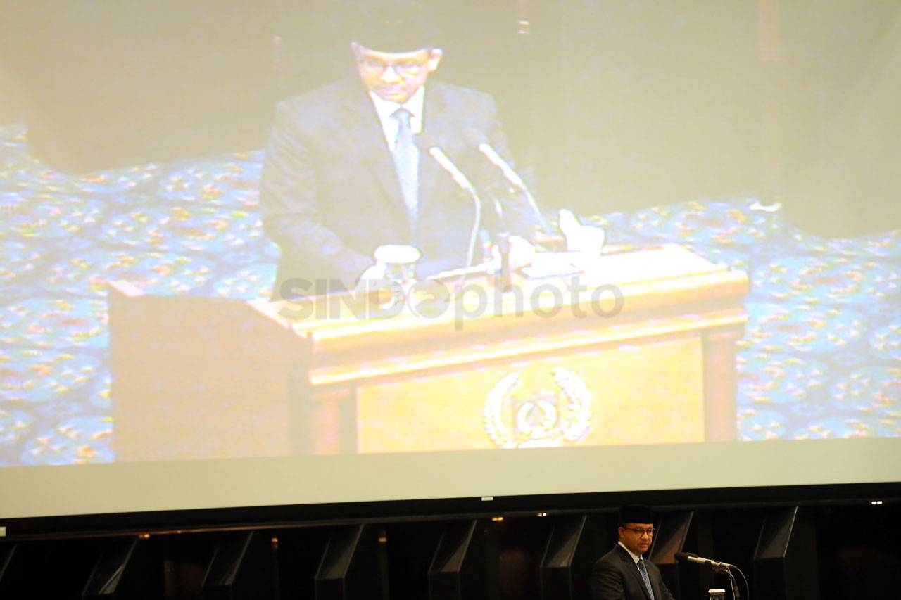 Gubernur Anies Hadiri...