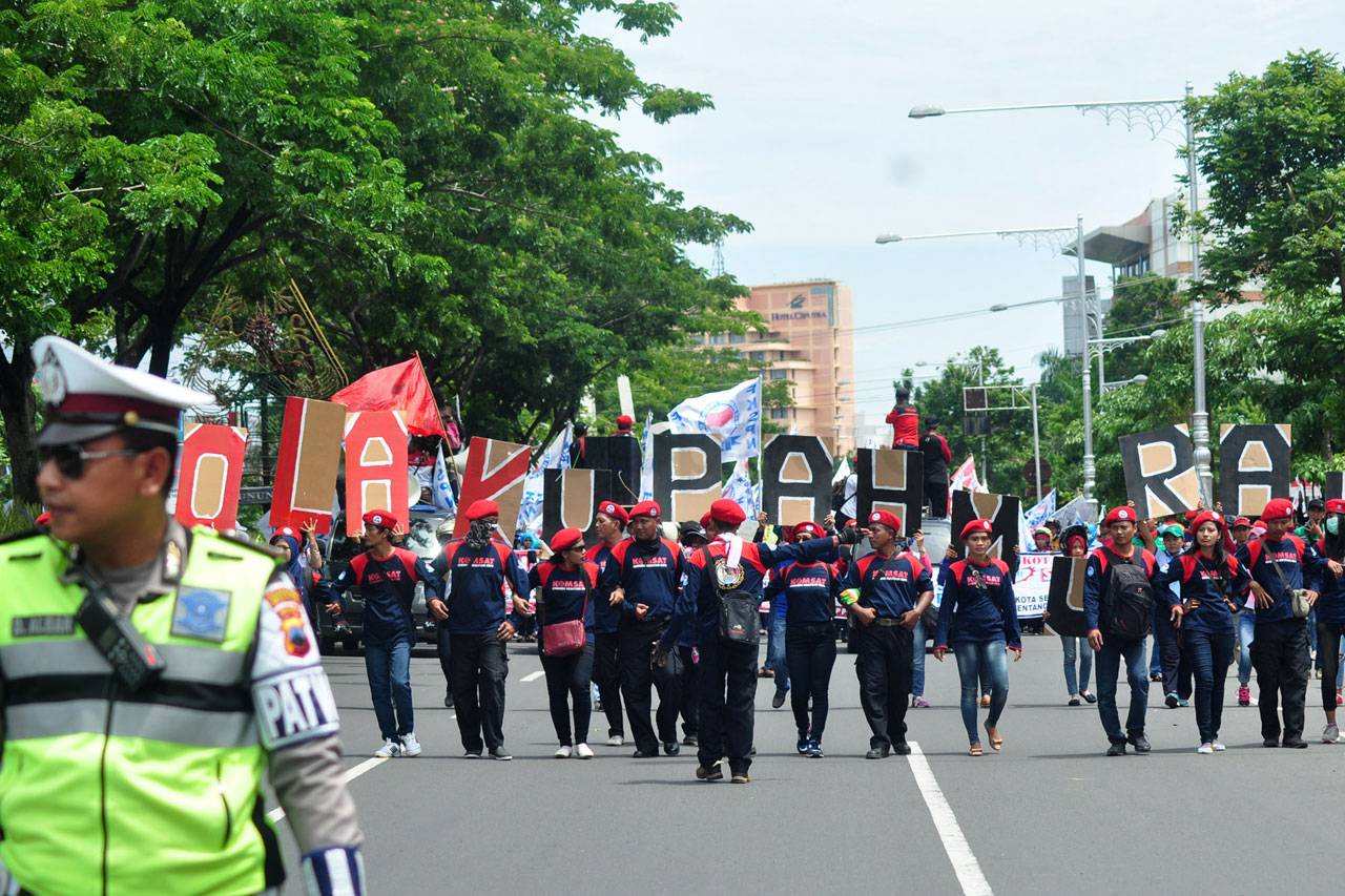 Jelang Penetapan UMK,...