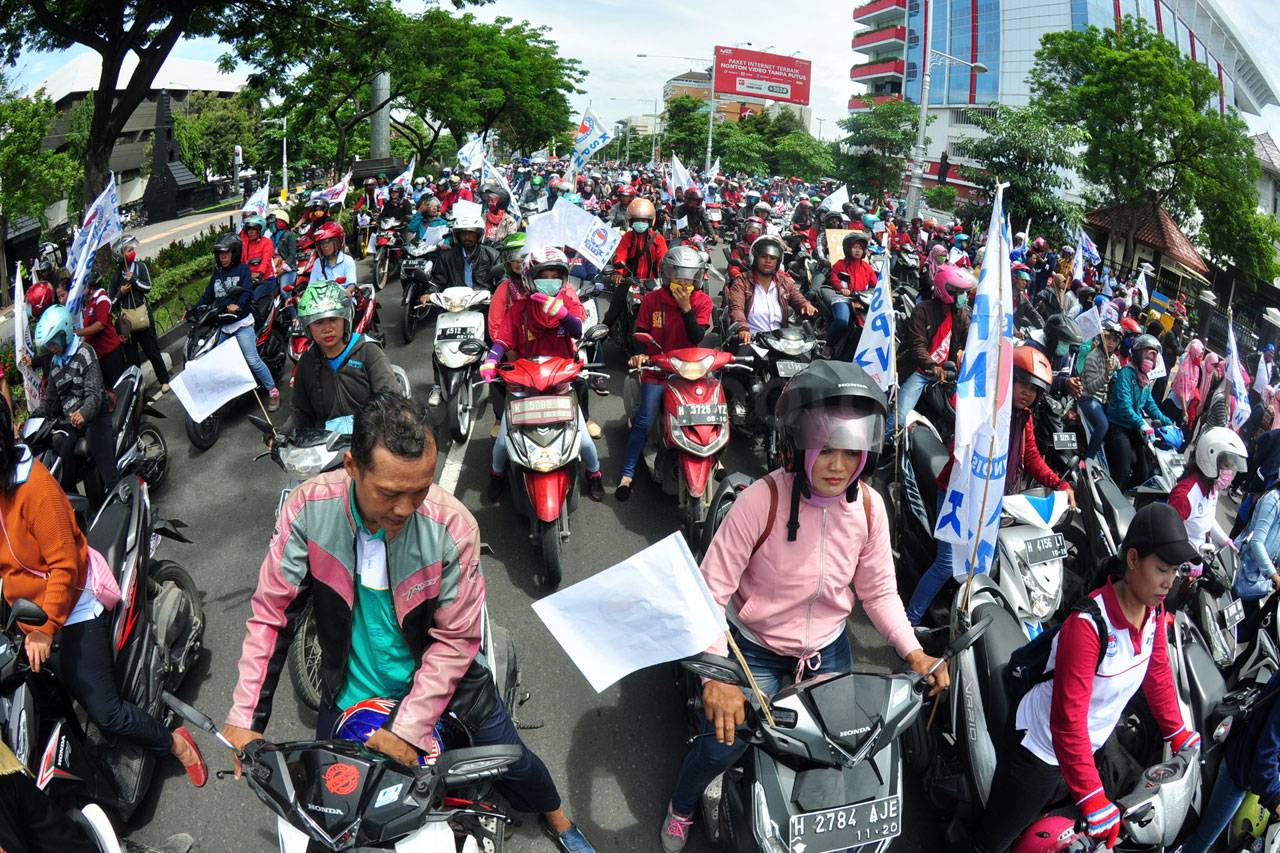 Jelang Penetapan UMK,...