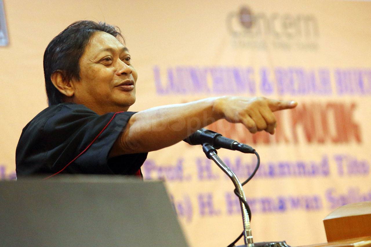 Kapolri Luncurkan Buku...