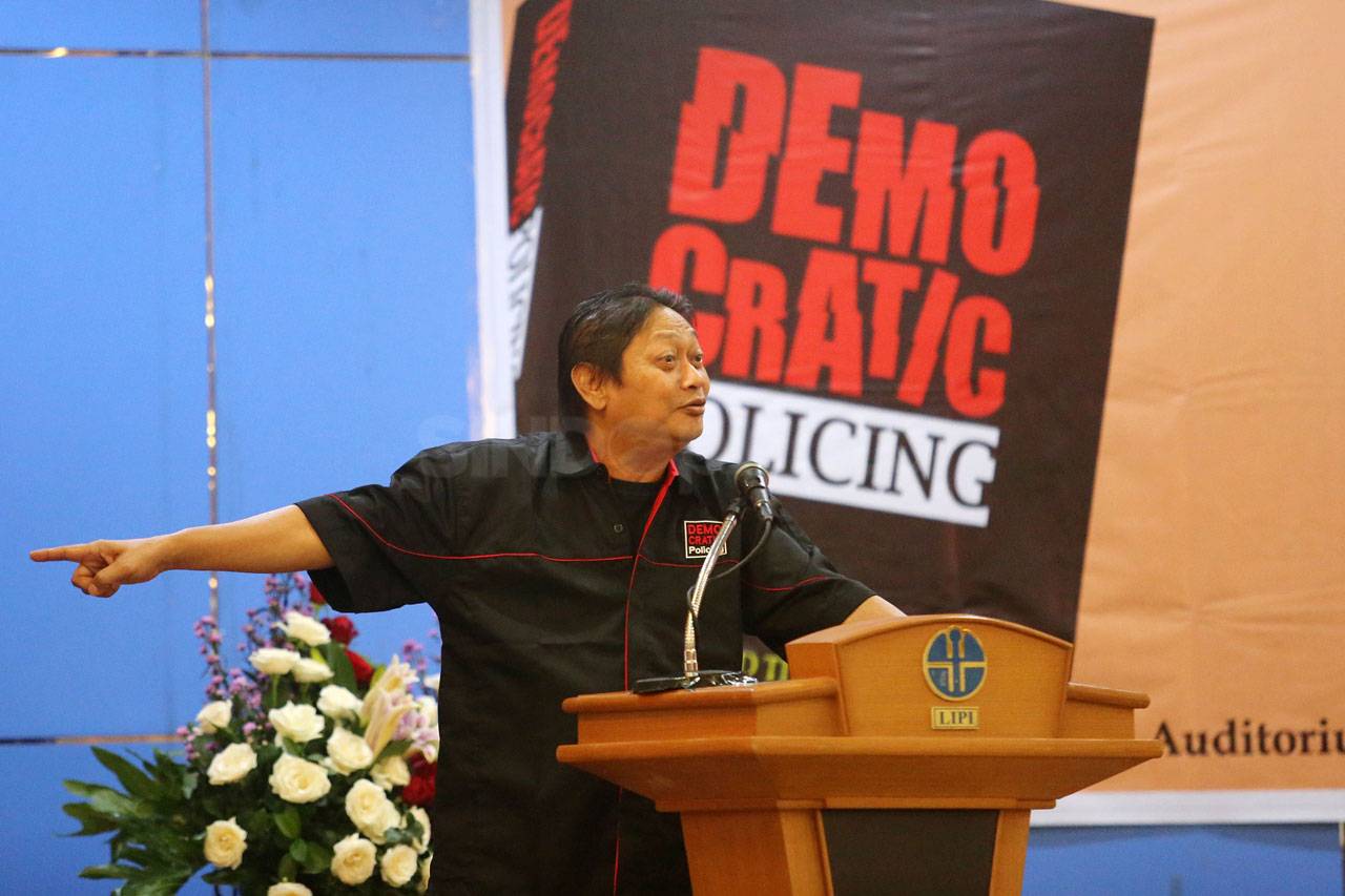 Kapolri Luncurkan Buku...