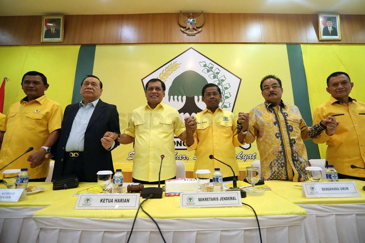 Partai Golkar Gelar...