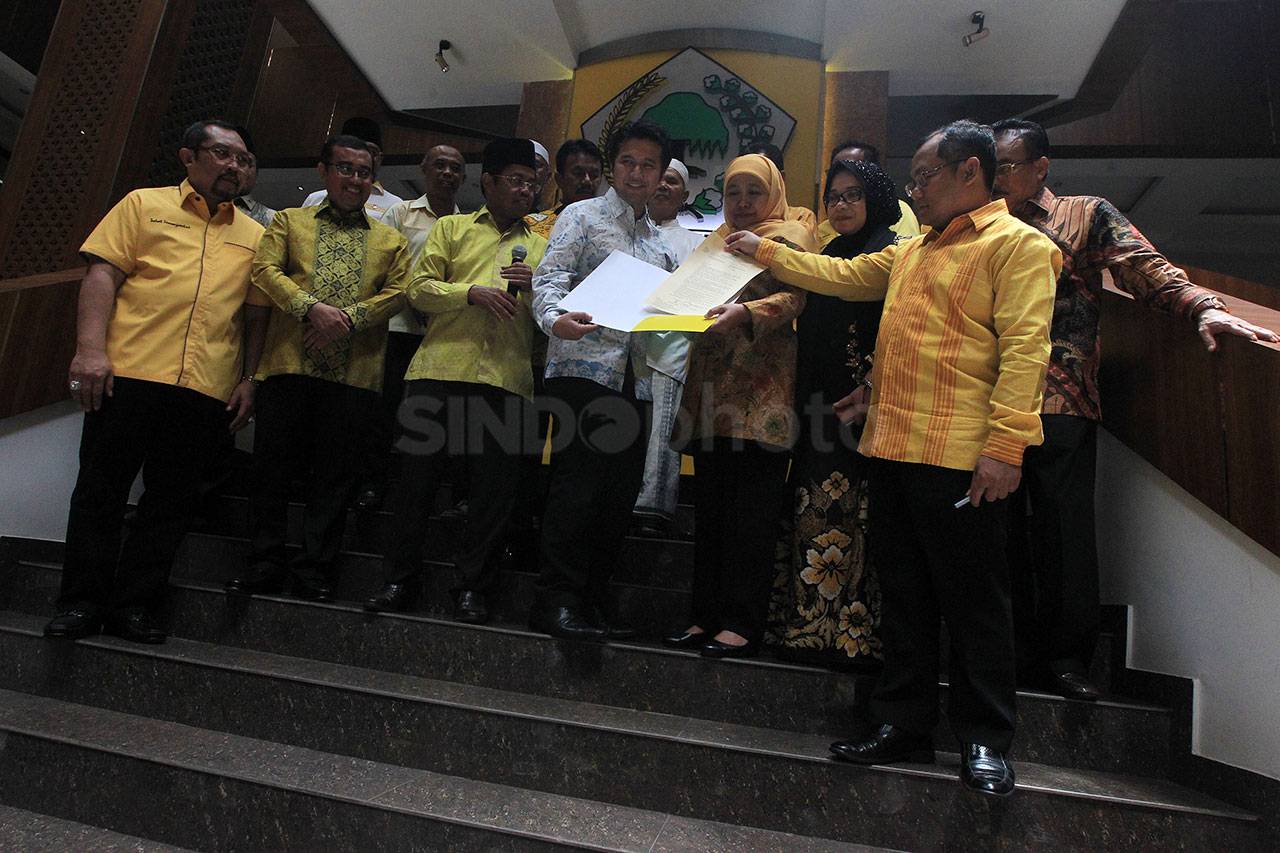 Golkar Resmi Usung Khofifah-Emil...